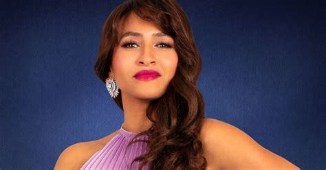 Teaser Sarah en streaming direct et replay sur CANAL+ | myCANAL