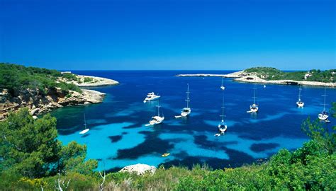 Ibiza Pauschalreisen ab 318 € - Finde Flug und Hotel auf KAYAK