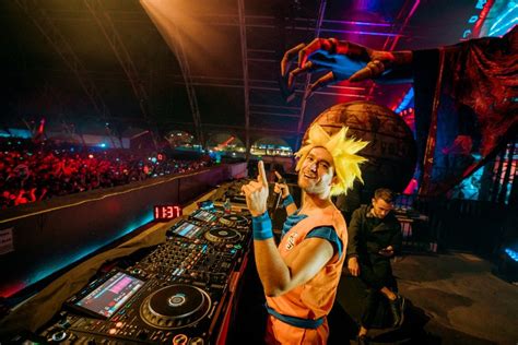 Zedd Goes Super Saiyan as Goku at Escape Halloween 2023 - Nerd Reactor