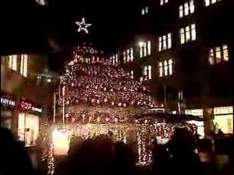 Singing Christmas Tree Rom Pom Pom - YouTube