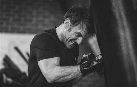 Les réactions les plus drôles à la photo d'Emmanuel Macron en boxeur ...