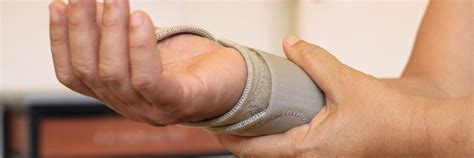 How to Care for Your Body After Wrist Fracture Surgery | Rothman ...