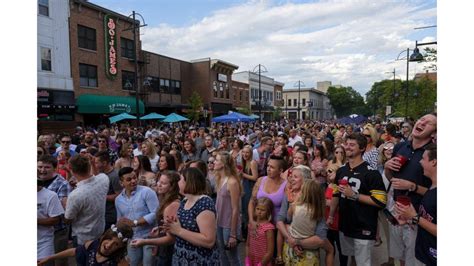 Downtown Block Party comes roaring back to Iowa City - The Daily Iowan