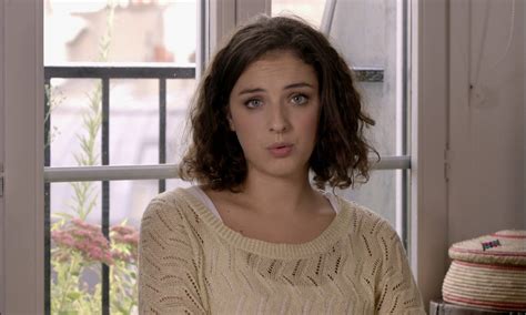 Petits secrets entre voisins - S02 E07 - Une colocataire trop ...