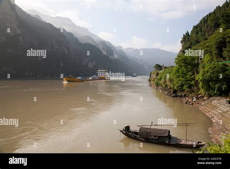 Bateau chinois traditionnel Banque de photographies et d’images à haute ...