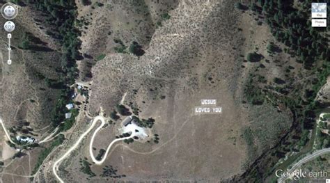 Amazing Finds on Google Earth (50 pics)