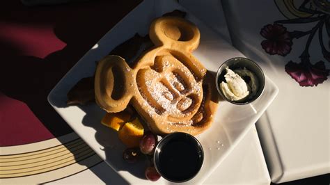 Disney Restaurants and Food Fan Obsession: Turkey Legs, Mickey Bars and ...