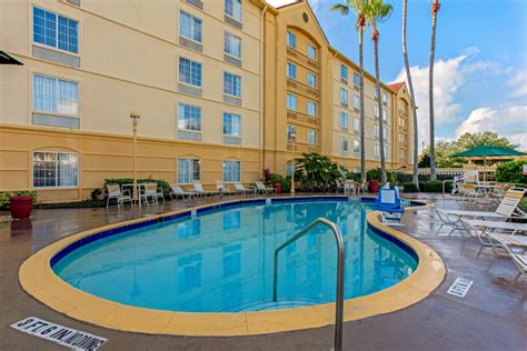 La Quinta Inn & Suites by Wyndham Orlando Airport North | Orlando, FL ...