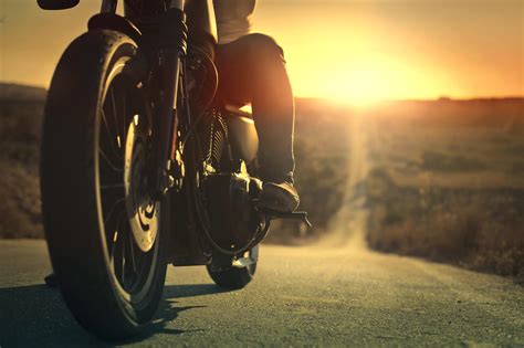 Riding Solo: 8 Motorcycle Riding Tips for Beginners | Biker Report