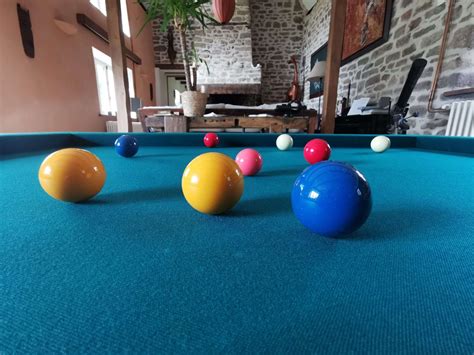 Pétanque Royale On A French Billiard Table | Leisure Activities In ...