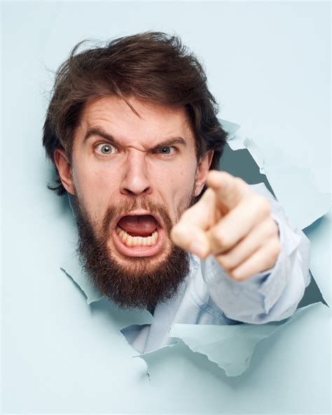 REACTING VS RESPONDING