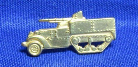 WWII Army Armor Corps Tank Destroyer Tank Killer Officer Insignia GREAT ...