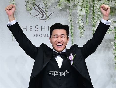 Group Coyote leader Kim Jong-min is finally getting married. Kim Jong ...