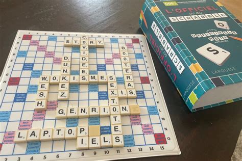 Scrabble. 750 nouveautés, 64 mots supprimés : le dictionnaire officiel ...