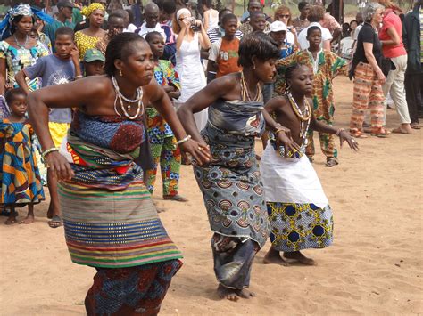 Benin dancers | African dance, Africa tribes, Benin