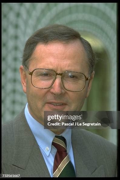 Presentation Of La Lyonnaise Des Eaux' Balance Sheet News Photo - Getty ...