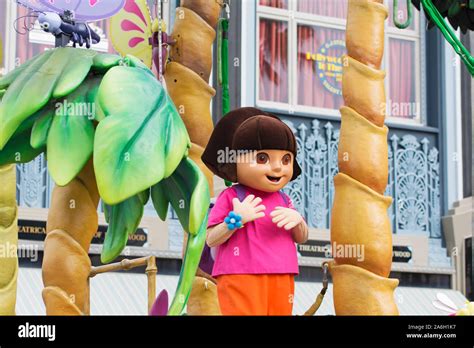Dora l'Exploratrice, Universal Studios, de bottes et de Parade ...