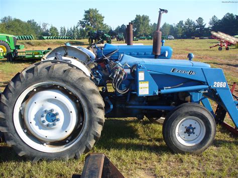 1974 Ford 4000 Tractors - Utility (40-100hp) - John Deere MachineFinder