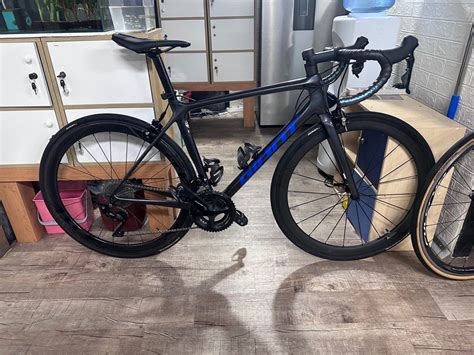 GIANT TCR Advanced 2 KOM 2022, Sports Equipment, Bicycles & Parts ...