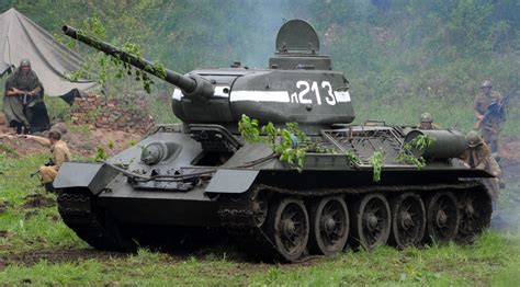 Russian T-34 (T34) Battle Tanks of the World War II in action | HubPages