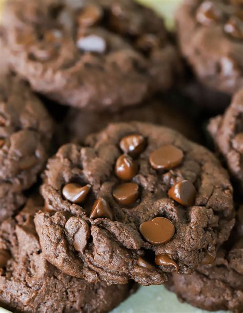 Easy Chocolate Cookies (only 4 Ingredients!) - Yummy Healthy Easy