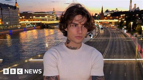 Xolidayboy: Russian TikTok star collapses on stage after draft notice ...