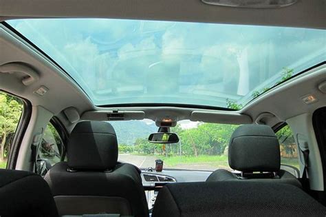 Finding the Best Place to Install a Panoramic Sunroof - Car News Box