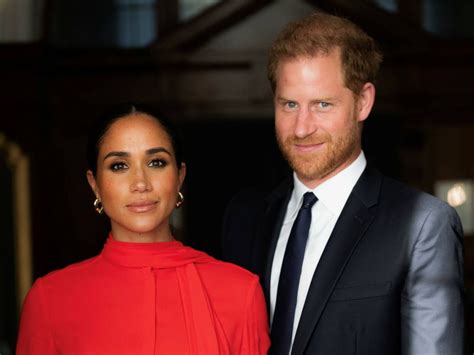 Prince Harry and Meghan Markle receive an award for exposing the Royal ...