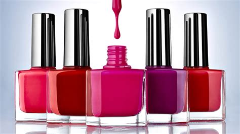 10 Top Non-Toxic Nail Polish Brands for Healthy, Beautiful Nails