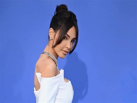 Nabilla, piercing aux lèvres : elle a osé et c’est canon ! - Public