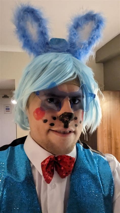 Toy Bonnie Cosplay : r/fivenightsatfreddys