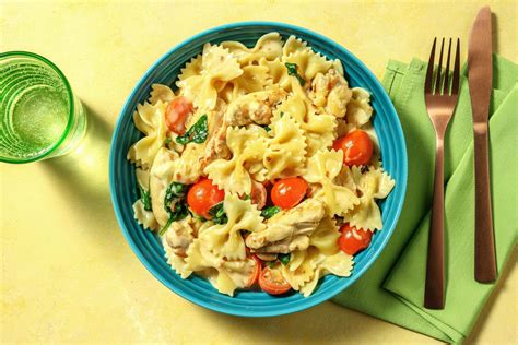Pasta avec émincés de poulet et mozzarella Recette | HelloFresh
