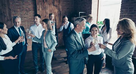 Organiser un afterwork : Top 5 des questions à se poser ! - SOSA