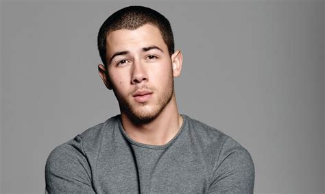 Nick Jonas talks life with type 1 diabetes | NIH MedlinePlus Magazine