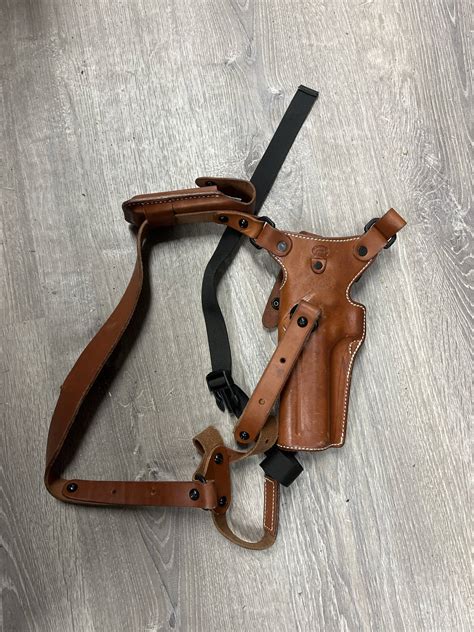 Magnum research desert Eagle shoulder holster | Gun Runners