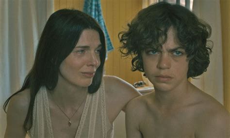 Critique 1er amour: chaotiques élans | Films du Québec