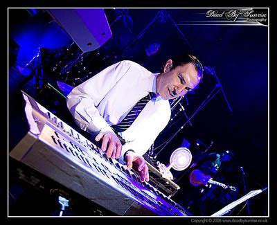 Popshifter » Sparks Spectacular: Gratuitous Sax & Senseless Violins (1994)