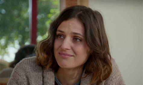 Petits secrets entre voisins - S06 E19 - Son bien le plus précieux | TF1