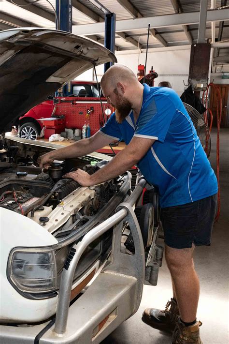 Mechanics in Townsville | Bob Parkes Automotive
