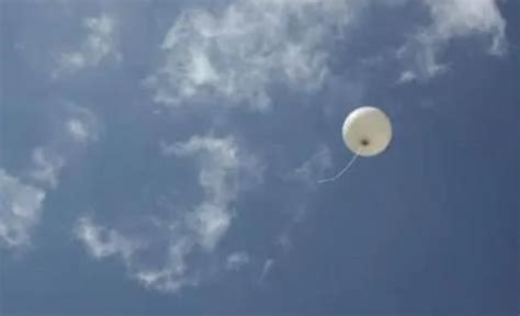 Comment un ballon errant a provoqué l'angoisse