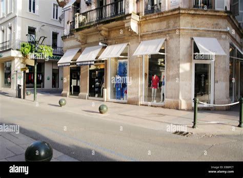 Rue antibes hi-res stock photography and images - Alamy
