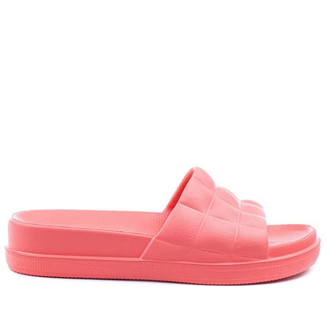Chinelo Slide Moleca Nuvem Coral | Slip on sneaker, Sneakers, Slip on