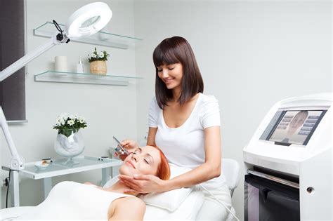 6 questions à poser à son esthéticienne pour avoir une belle peau - La ...