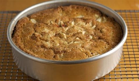 Apple Cinnamon Cake Recipe - How To Make Apple Cinnamon Cake - Simple ...