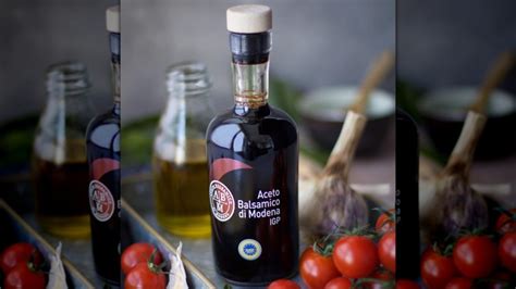 Your Ultimate Guide To Balsamic Vinegar