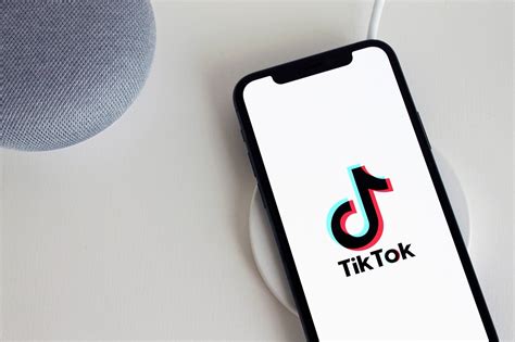 TikTok, le réseau social à l’ascension fulgurante : tout savoir
