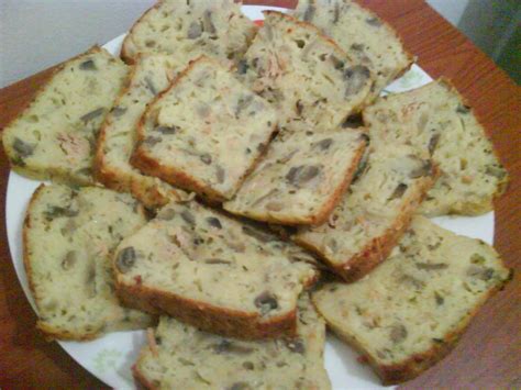 Recette : cake au thon, champignons et ciboulette