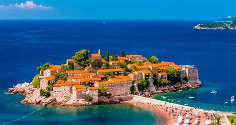 Из Москвы в безвизовую Черногорию за 7 100 рублей туда-обратно. Вылет ...