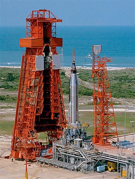 Space Rocket | Explore the Universe with this Amazing Spacecraft