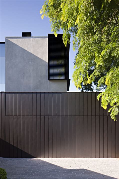 Gallery of Boundary House by Ben Robertson & Mim Design / TLP